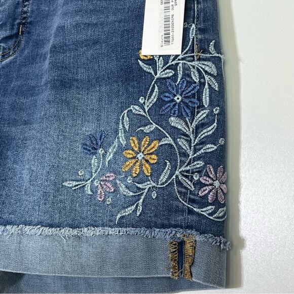 Tribal Audrey Jean Shorts with Floral Embroidery 6 NWT - Picture 4 of 6
